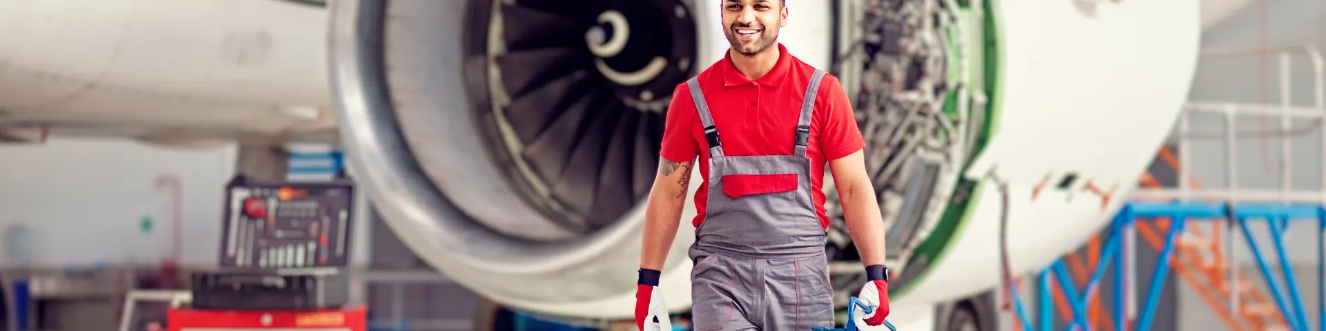 aviation-aerospace-technician-airplane-engine
