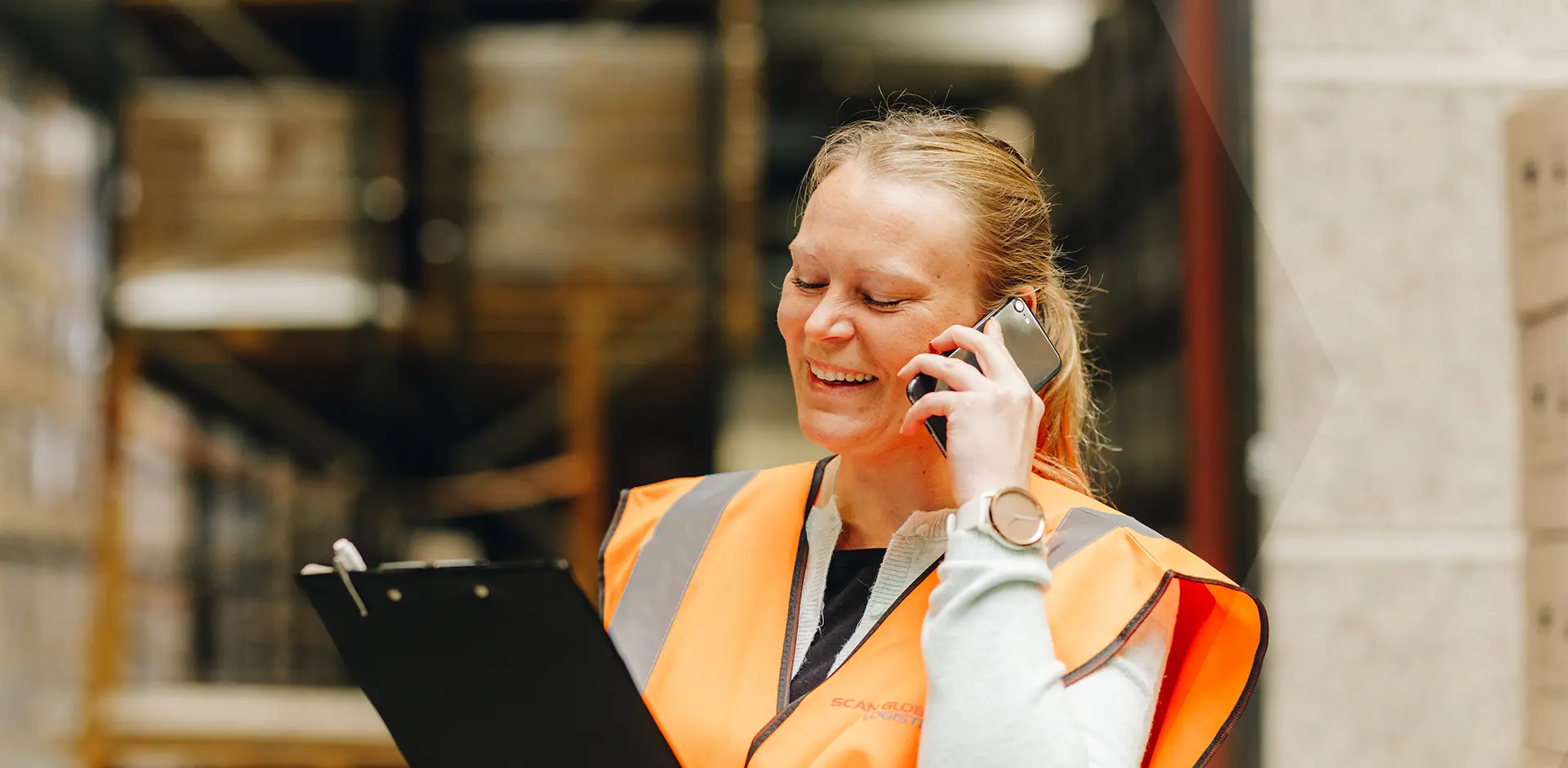 industries-logistics-professional-warehouse